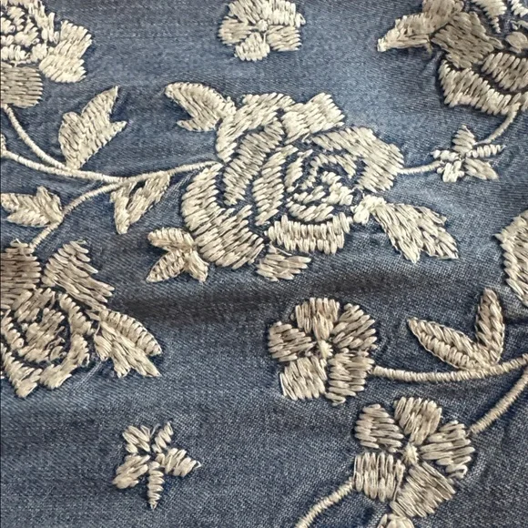 J Jill Blue Chambray Embroidered Top - Picture 2 of 4